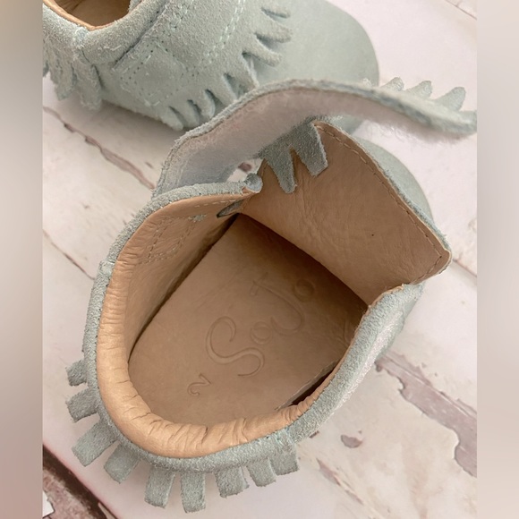 SoJo Leather Moccasins for Baby (Size 2: 0-6 months) - Picture 4 of 6